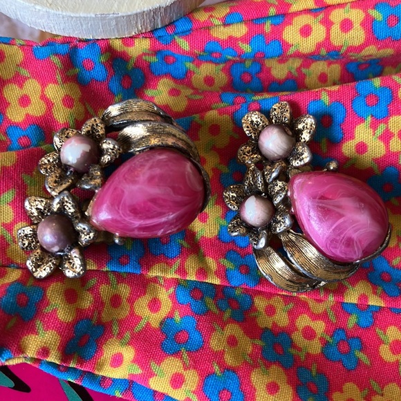 Vintage Selini Clip Earrings - Picture 2 of 7